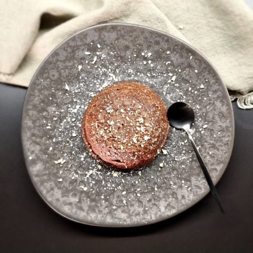 Bowl cake chocolat à intégrer dans un programme de rééquilibrage alimentaire.