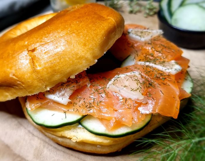 Recettes bagels saumon Diététique et Délices : une recette facile et rapide à intégrer dans un programme de rééquilibrage alimentaire.